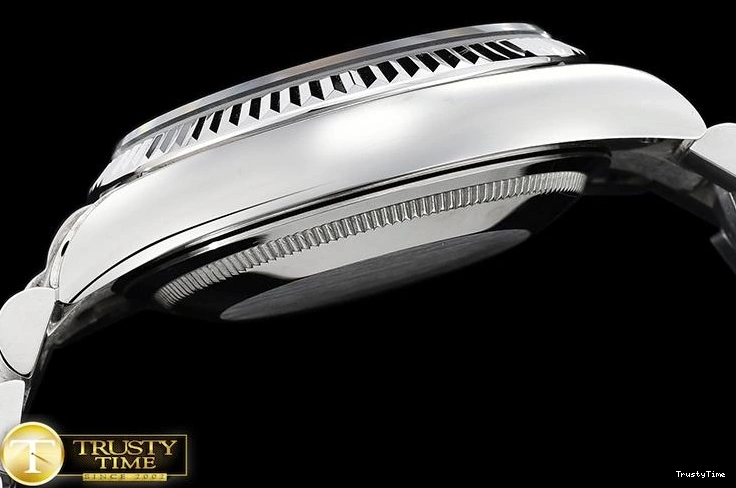 0524 RDD0214B – DayDate 36mm GoAnywhere 682